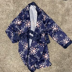 Morgan Lane FabFitFun Satin Robe in Navy Floral WITH POCKETS 😍😍 - Brand New